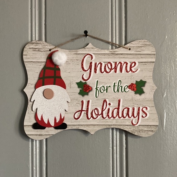 NWT Adorable Wooden Glittered Gnome for the Holidays Decoration Sign - Picture 6 of 16